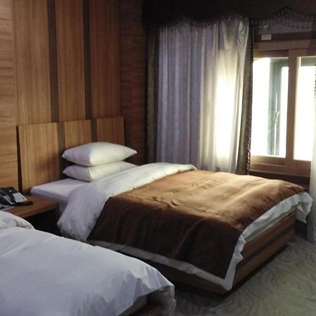 Benikea Premier Hotel Siheung Екстериор снимка