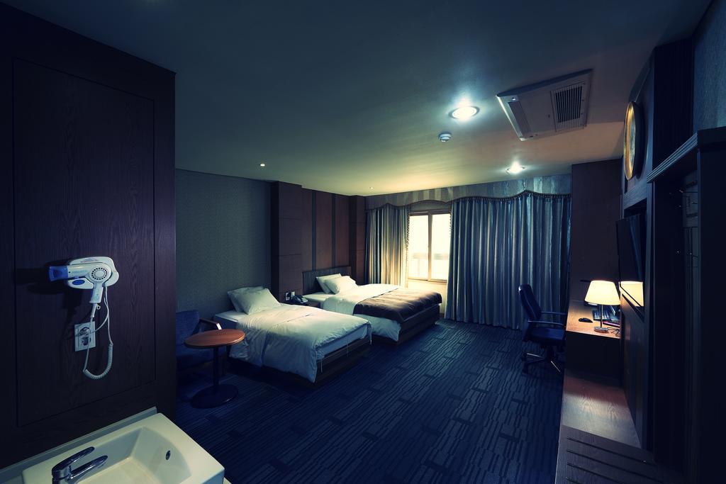 Benikea Premier Hotel Siheung Екстериор снимка