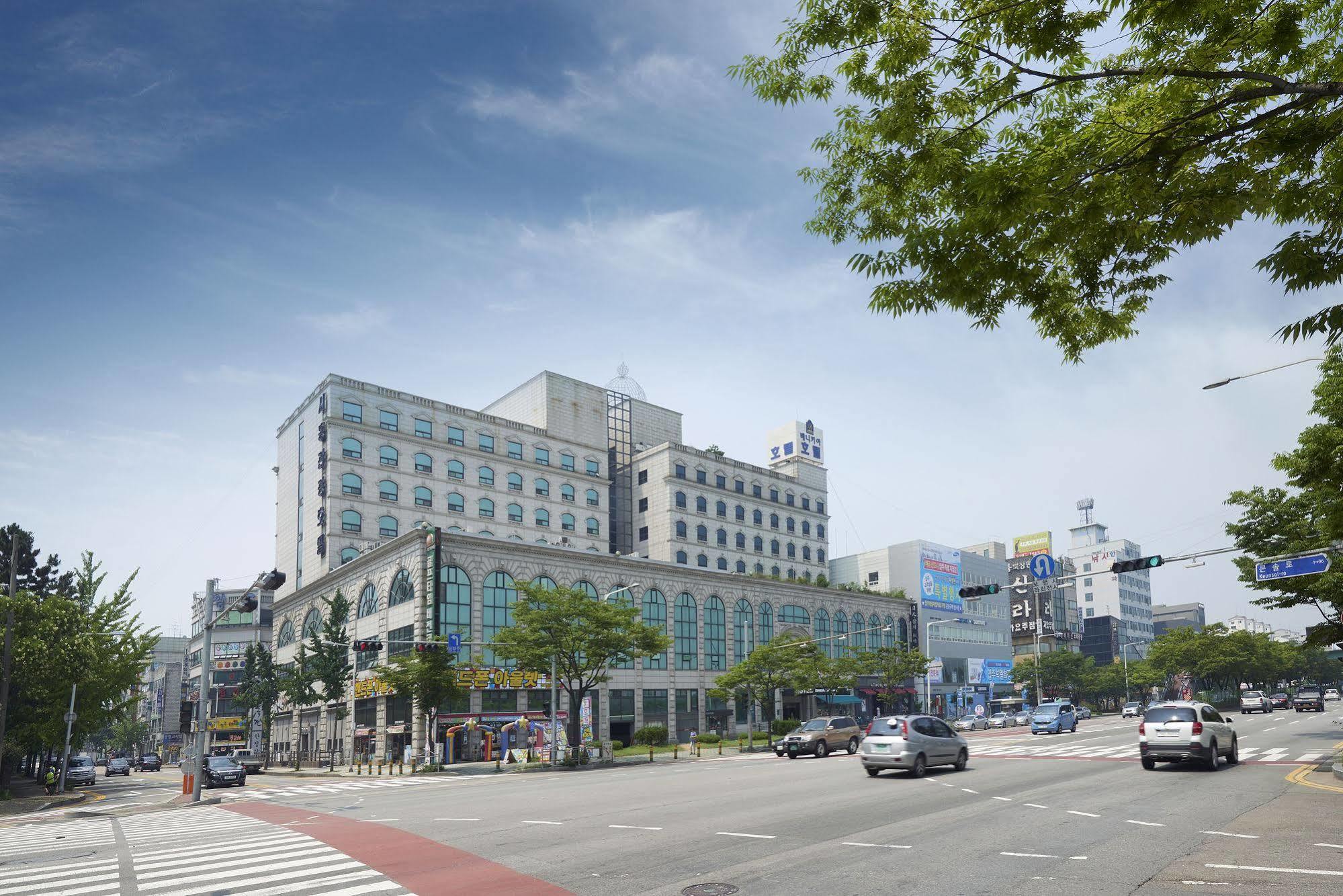 Benikea Premier Hotel Siheung Екстериор снимка