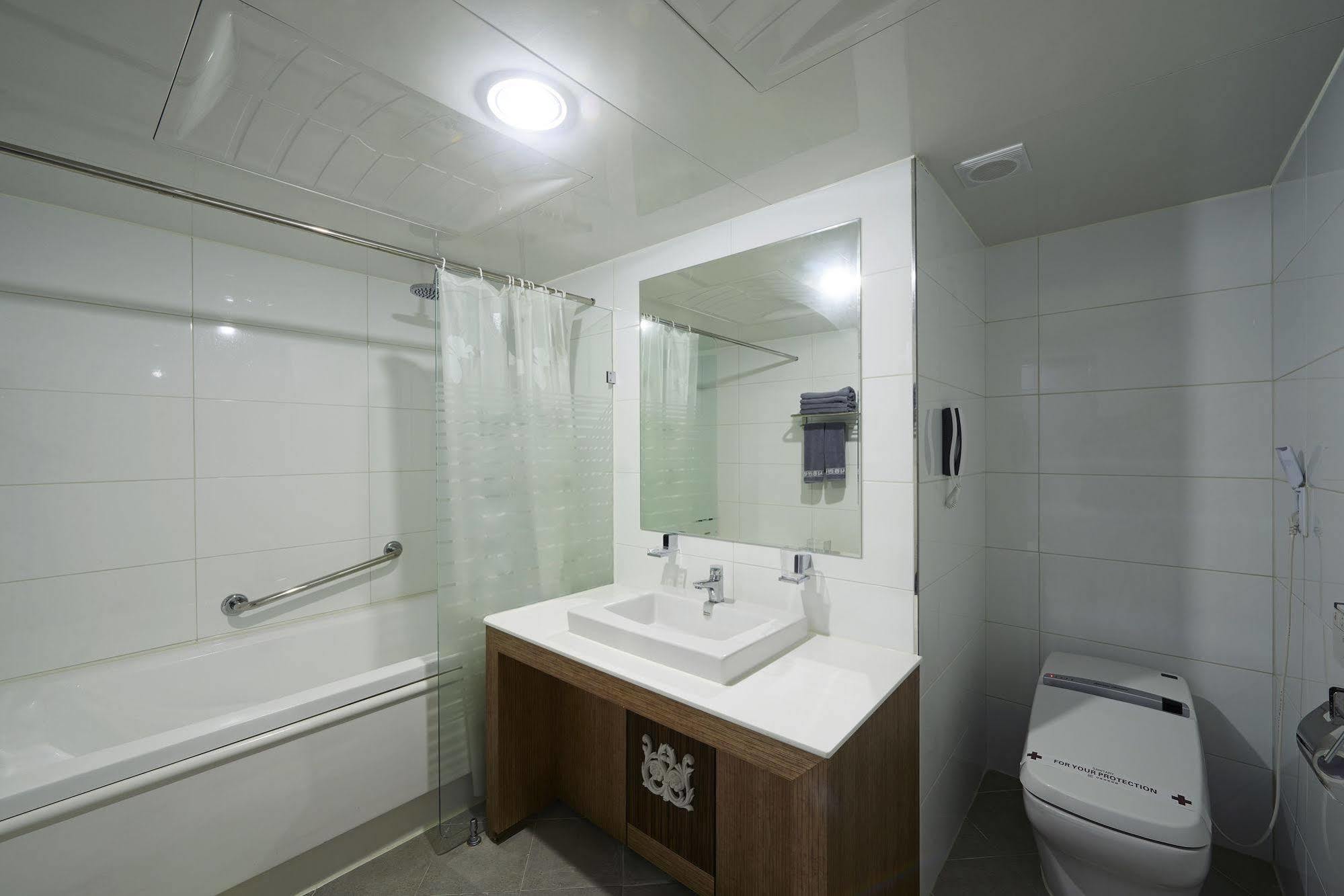 Benikea Premier Hotel Siheung Екстериор снимка