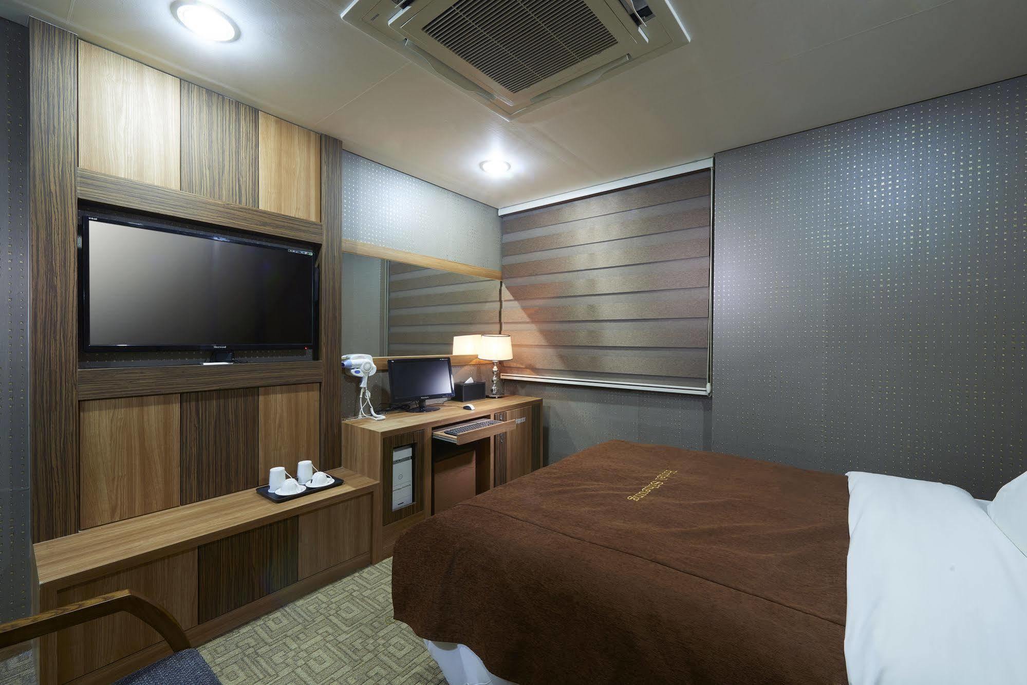 Benikea Premier Hotel Siheung Екстериор снимка