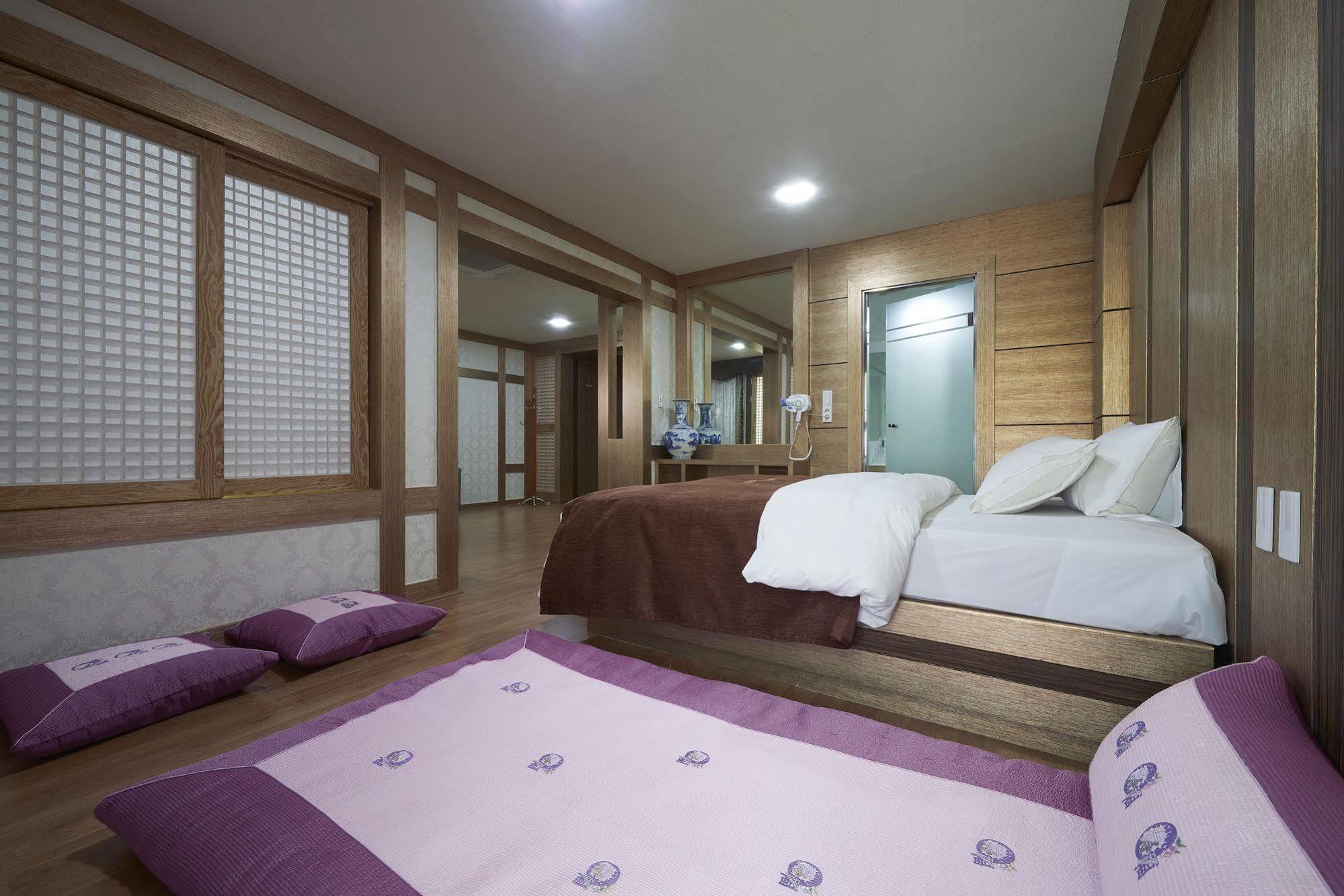 Benikea Premier Hotel Siheung Екстериор снимка